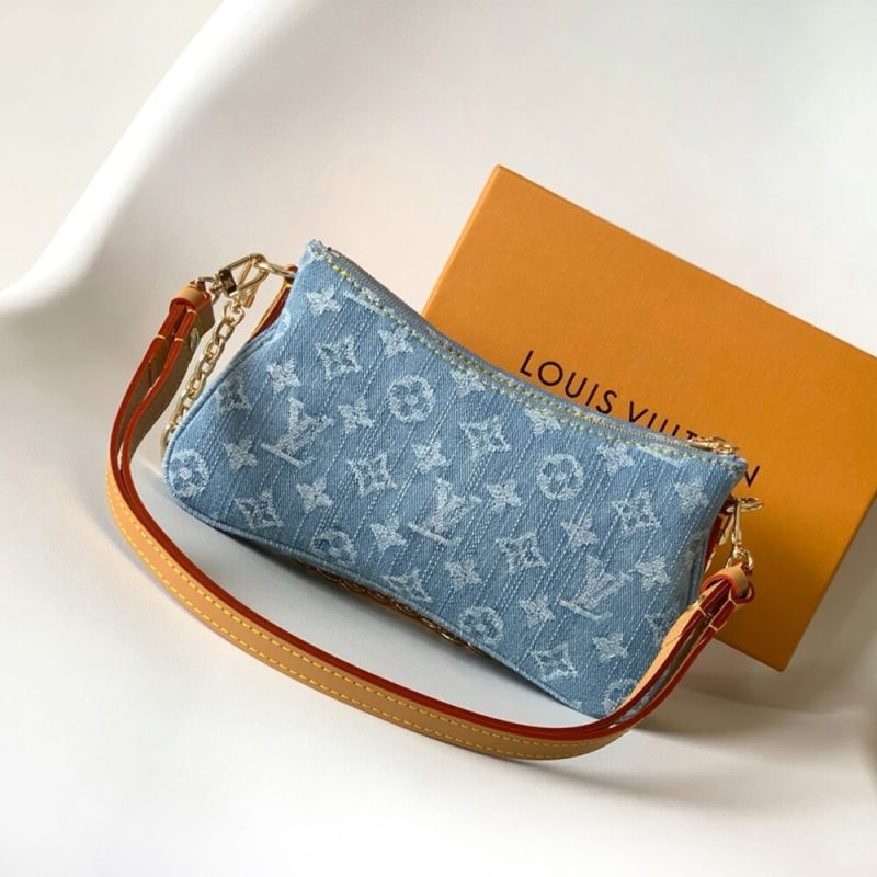 LV Liv Pochette - Image 4