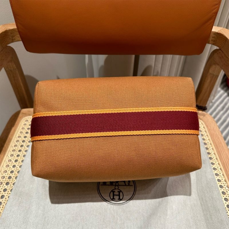Hermes toiletery bag - Image 6
