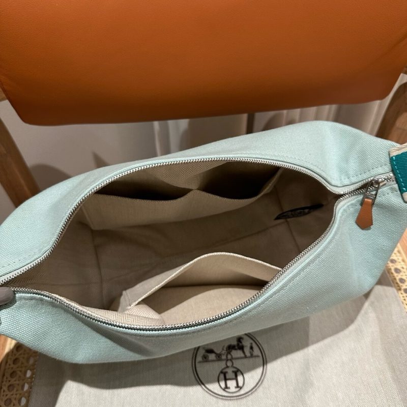 Hermes toiletery bag - Image 8