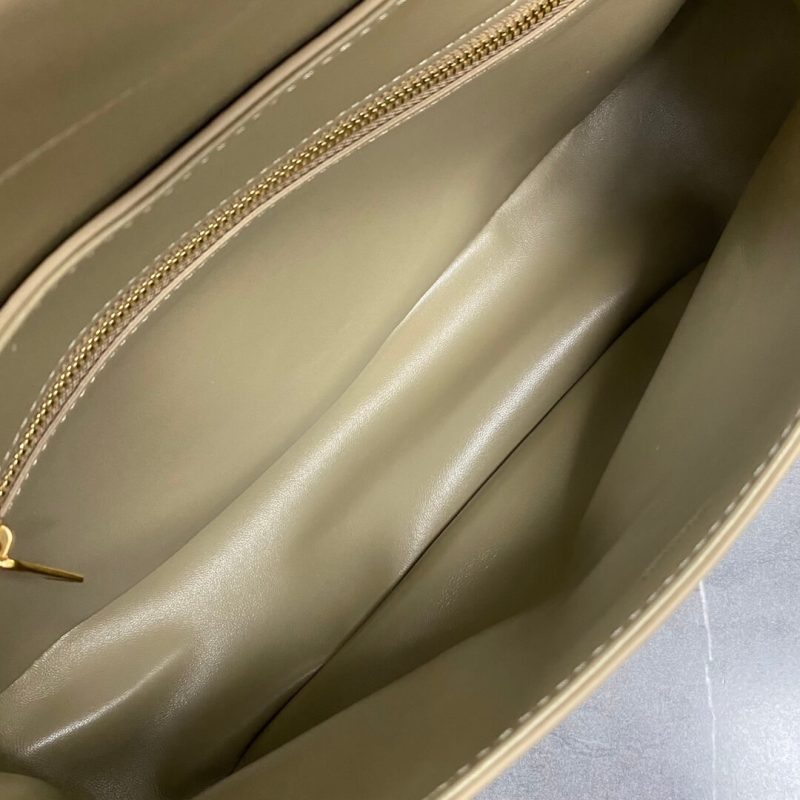CELINE Medium POLLY bag in soft calfskin - Image 8
