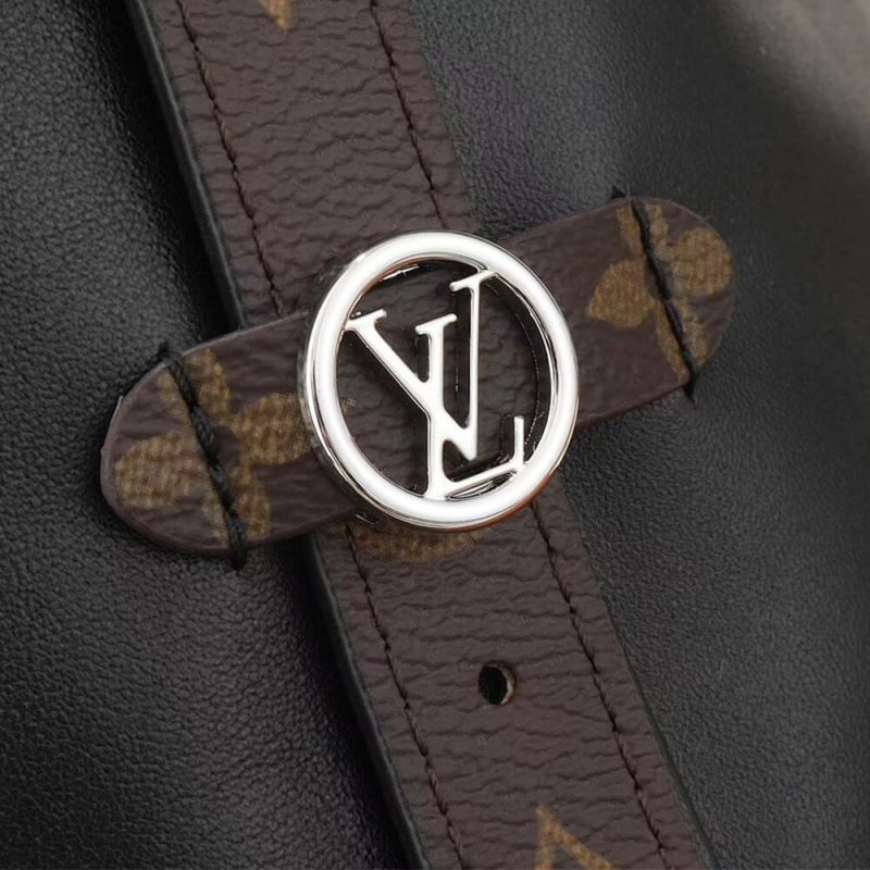 LV CarryAll Dark MM - Image 6