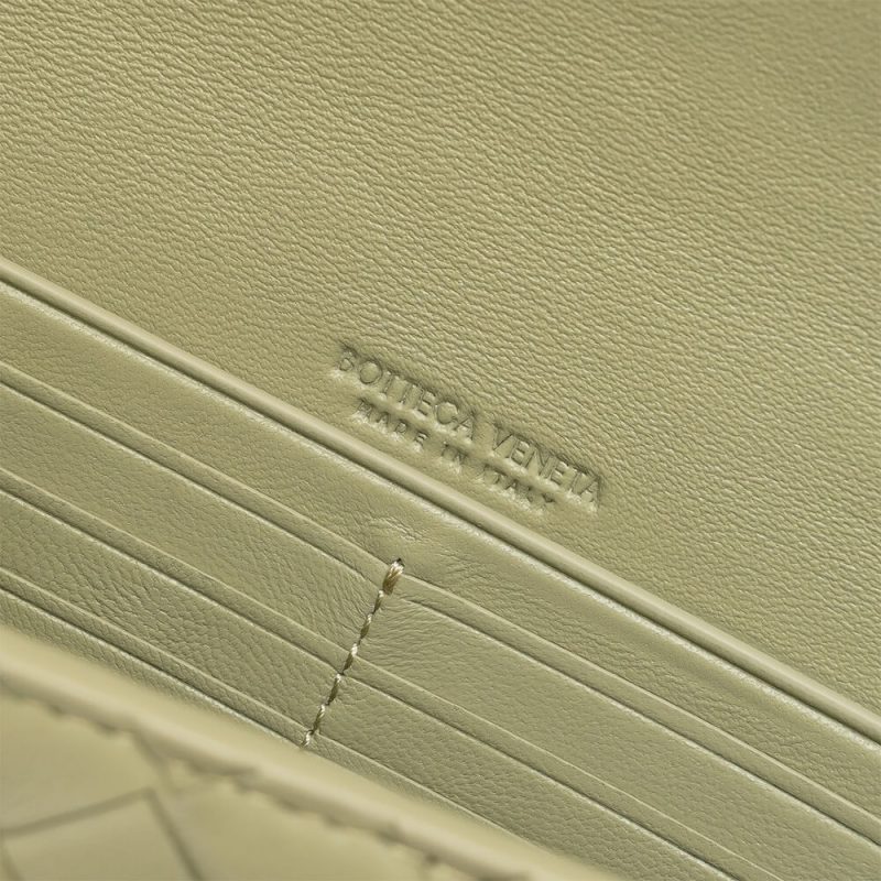 Bottega Veneta Andiamo Clutch(HIGH-END GRADE) - Image 7