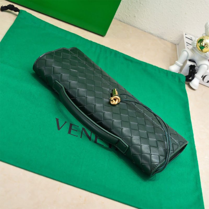 Bottega Veneta Andiamo Clutch(HIGH-END GRADE) - Image 4