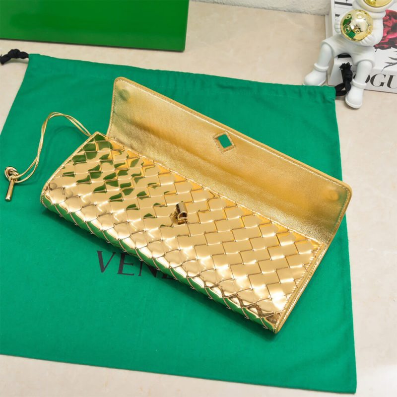 Bottega Veneta Andiamo Clutch(HIGH-END GRADE) - Image 6
