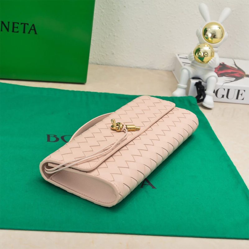 Bottega Veneta Andiamo Clutch(HIGH-END GRADE) - Image 3