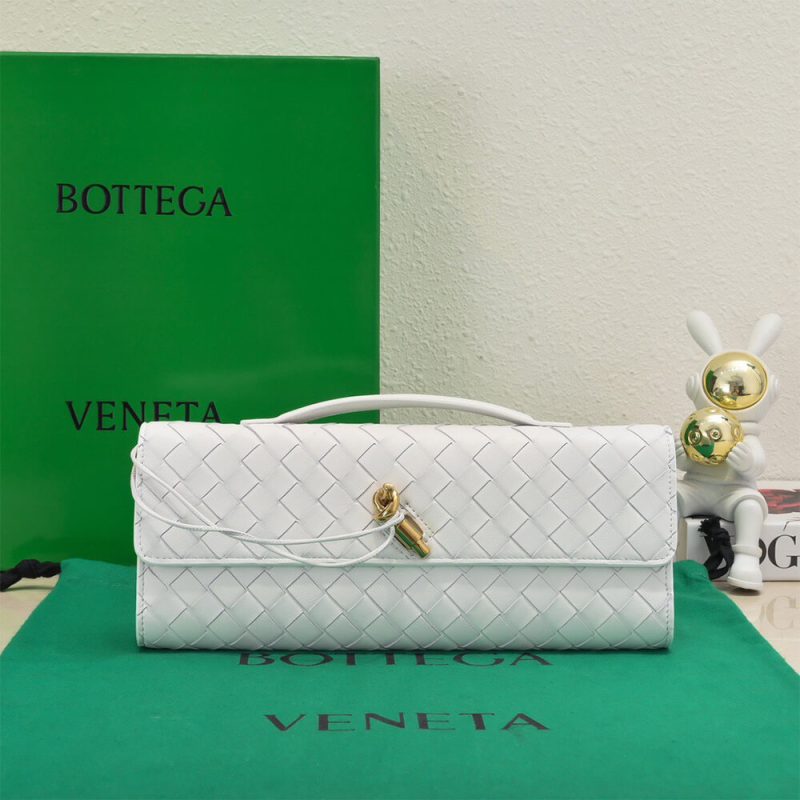 Bottega Veneta Andiamo Clutch(HIGH-END GRADE) - Image 2
