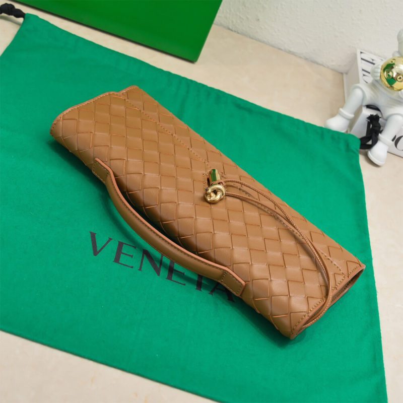 Bottega Veneta Andiamo Clutch(HIGH-END GRADE) - Image 4