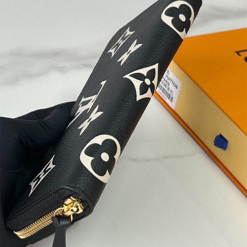 LV Clémence Wallet - Image 4