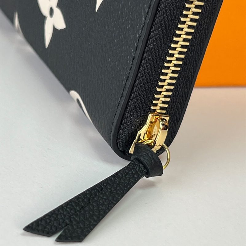 LV Clémence Wallet - Image 6