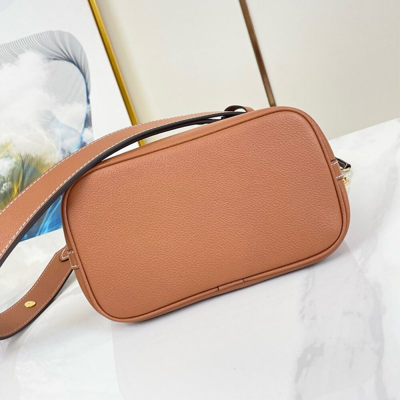 LV Lock and Walk - Image 5