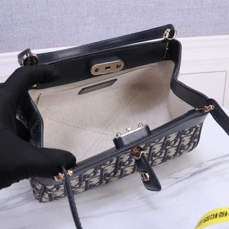 SMALL DIOR KEY BAG - Image 8