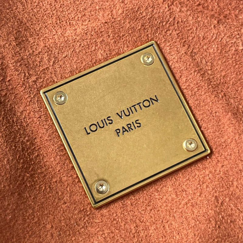 LV Low Key Cabas MM - Image 7