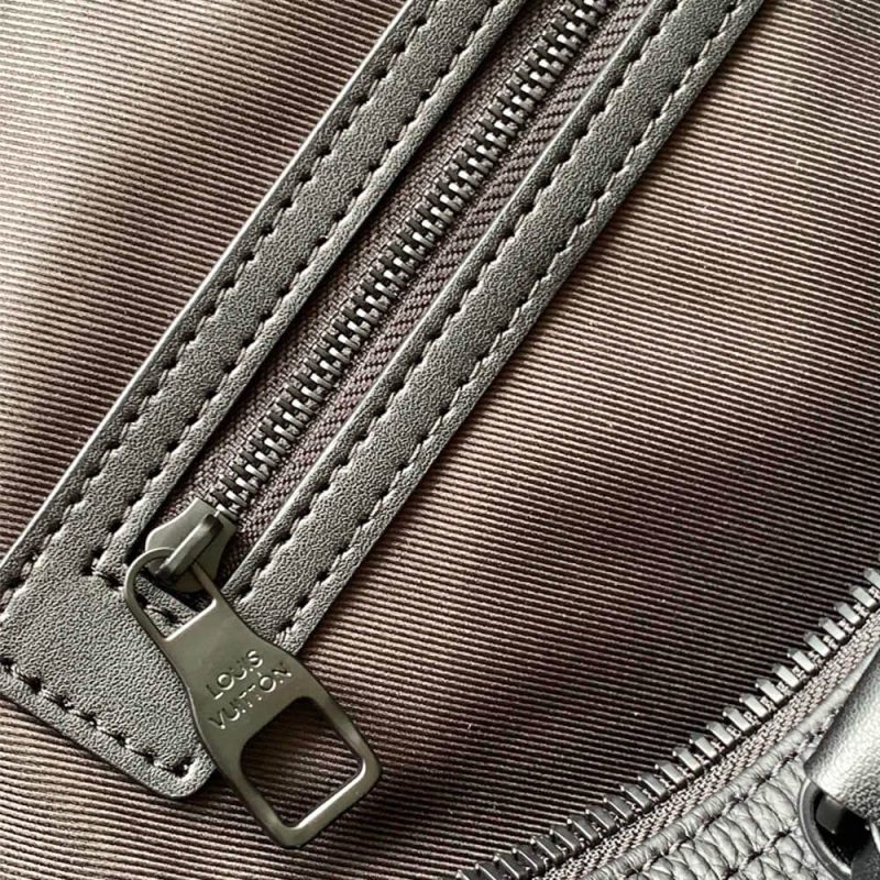 LV Keepall Bandoulière 50 - Image 7