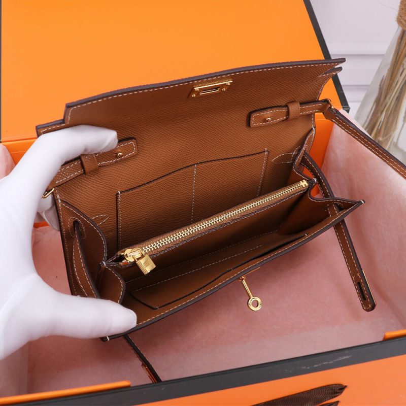 HERMES Kelly Classique To Go wallet - Image 8