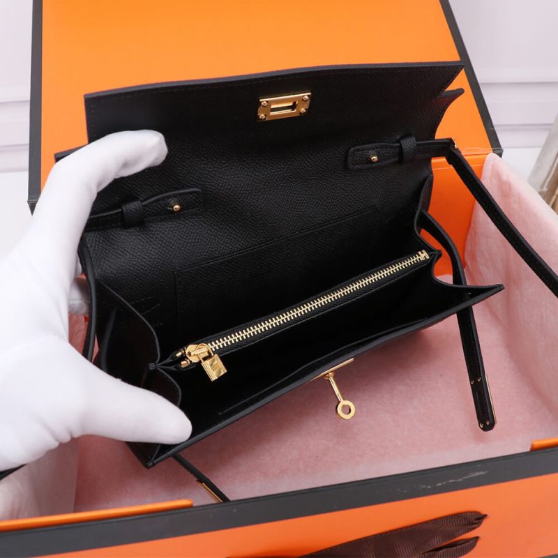 HERMES Kelly Classique To Go wallet - Image 8