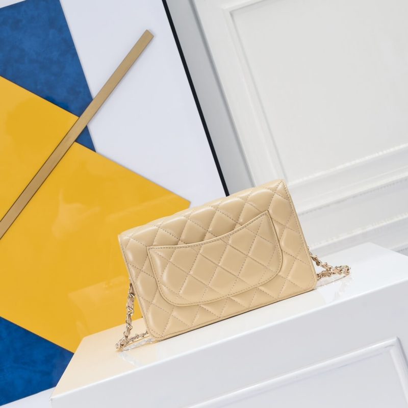 Chanel classic chain wallet - Image 4
