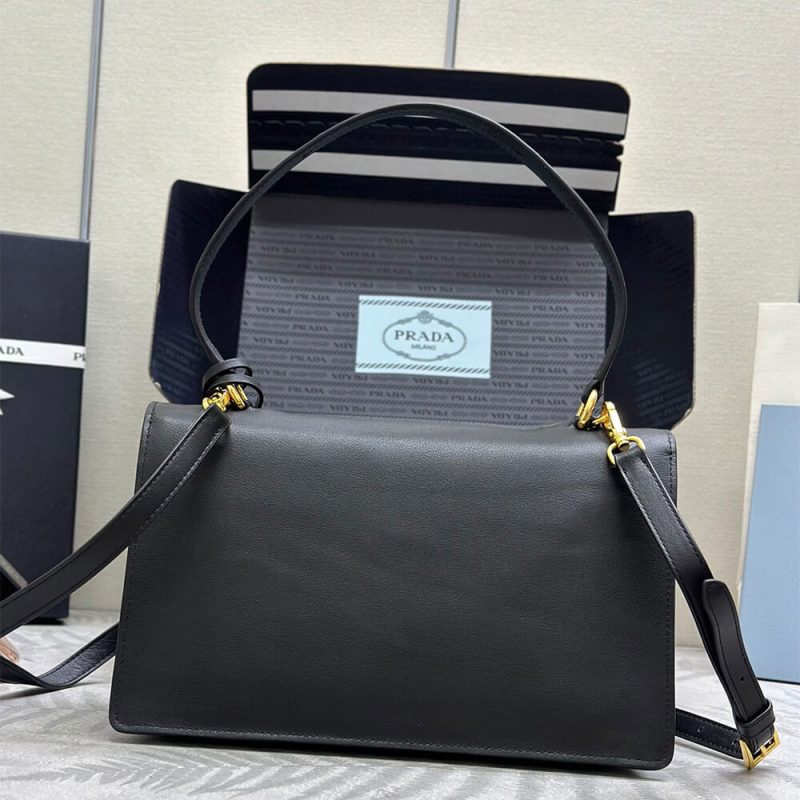 Prada Triangle logo leather tote - Image 4