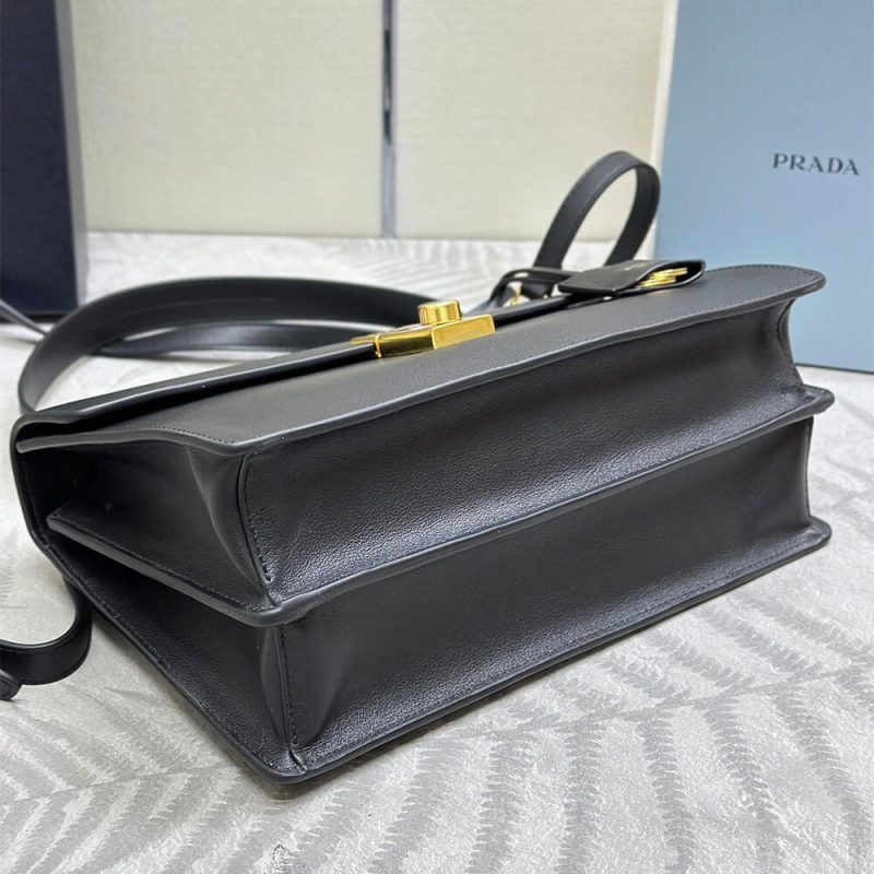 Prada Triangle logo leather tote - Image 6