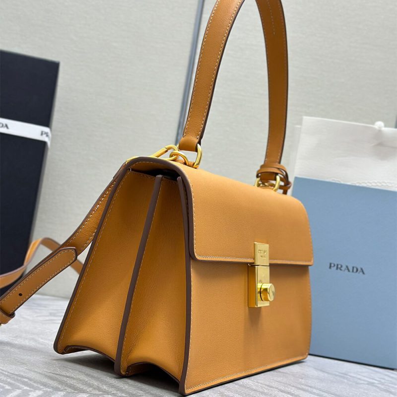 Prada Triangle logo leather tote - Image 3