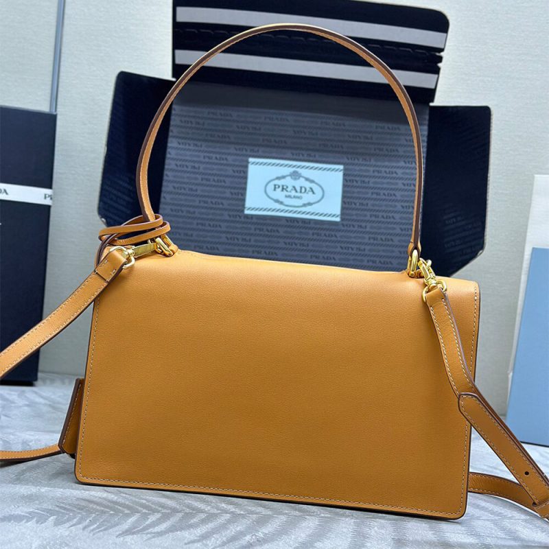 Prada Triangle logo leather tote - Image 4