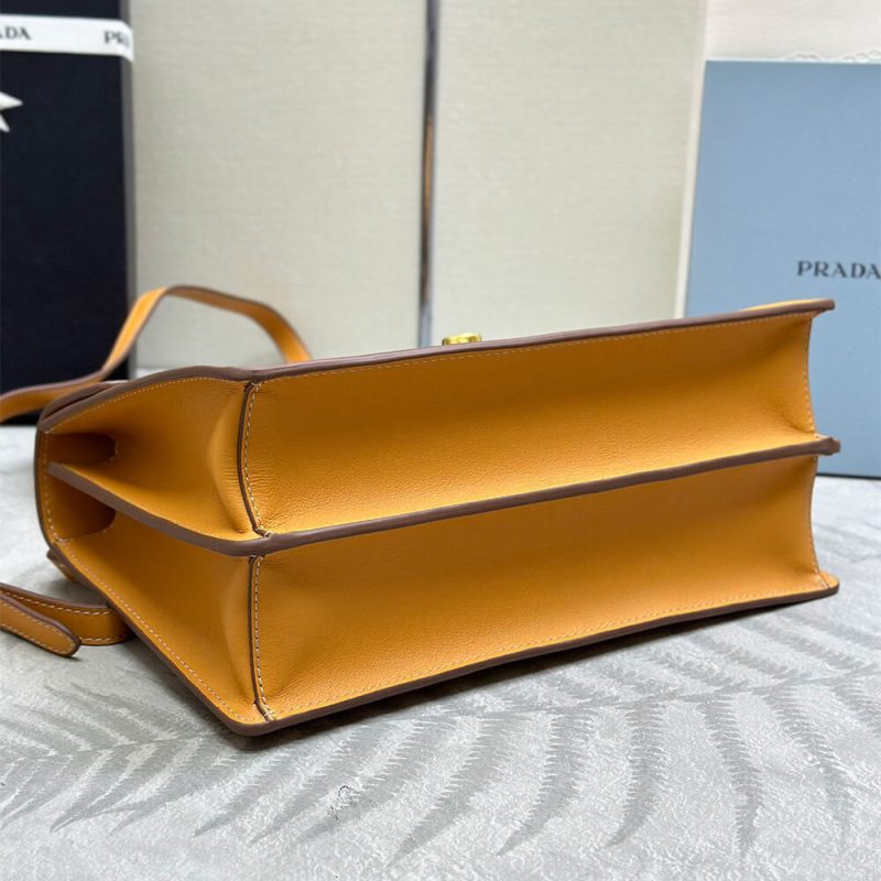 Prada Triangle logo leather tote - Image 6