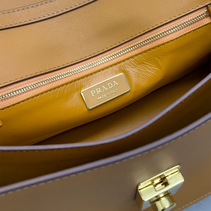 Prada Triangle logo leather tote - Image 7