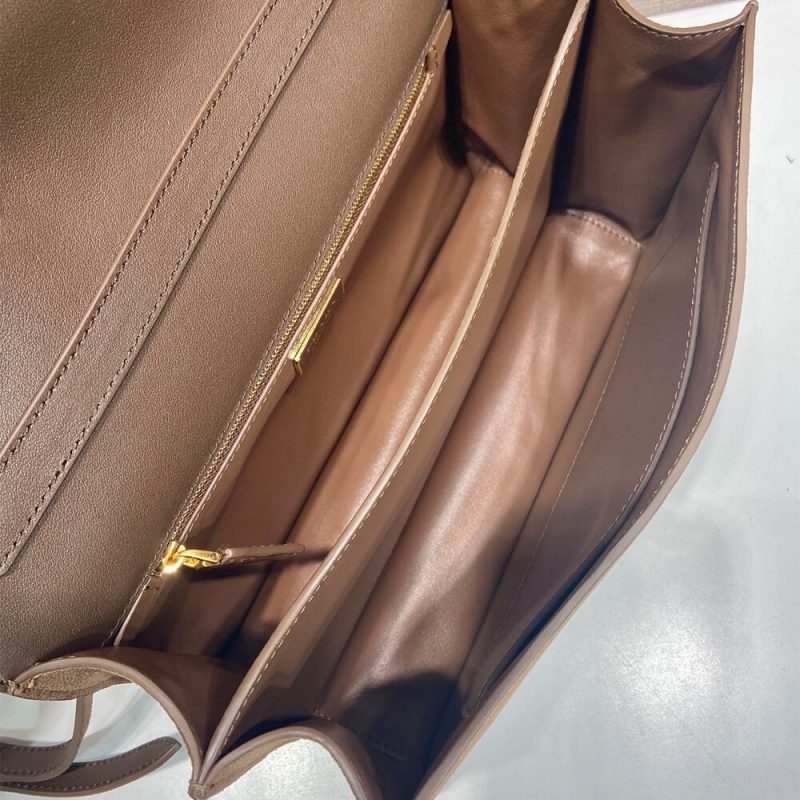Prada Triangle logo leather tote - Image 8