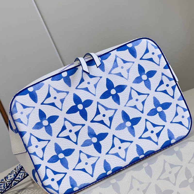 LV By the Pool NEONOE BB - Image 6
