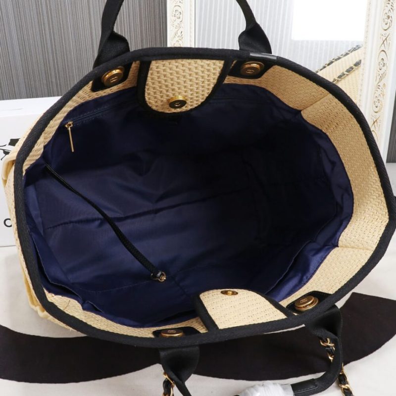CHANEL MEDIUM DEAUVILLE TOTE - Image 8