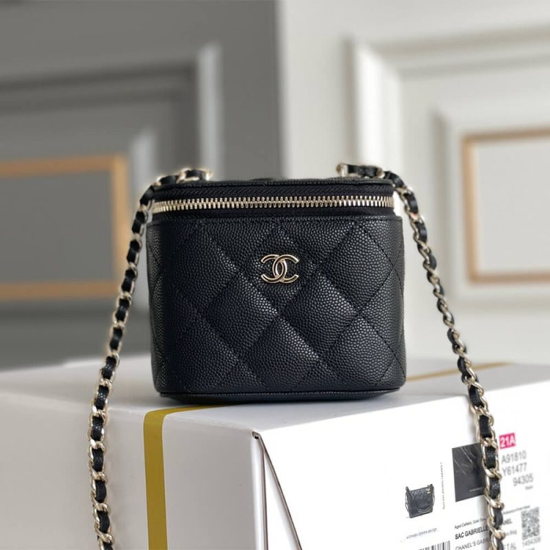 Chanel chain cosmetic bag(high-end grade) - Image 2