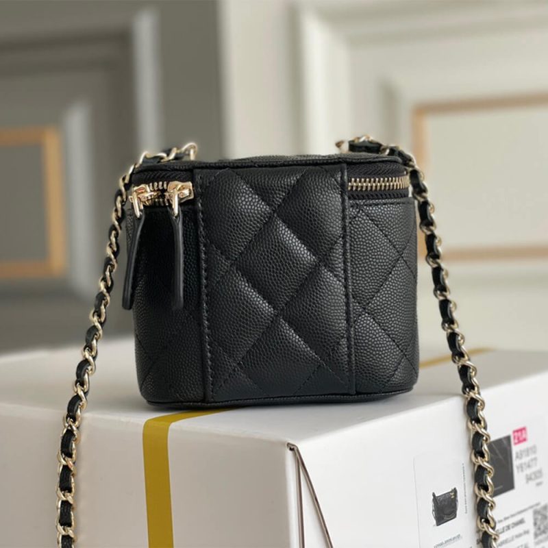 Chanel chain cosmetic bag(high-end grade) - Image 4