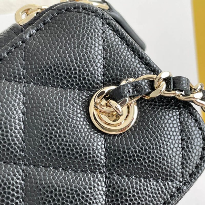 Chanel chain cosmetic bag(high-end grade) - Image 6