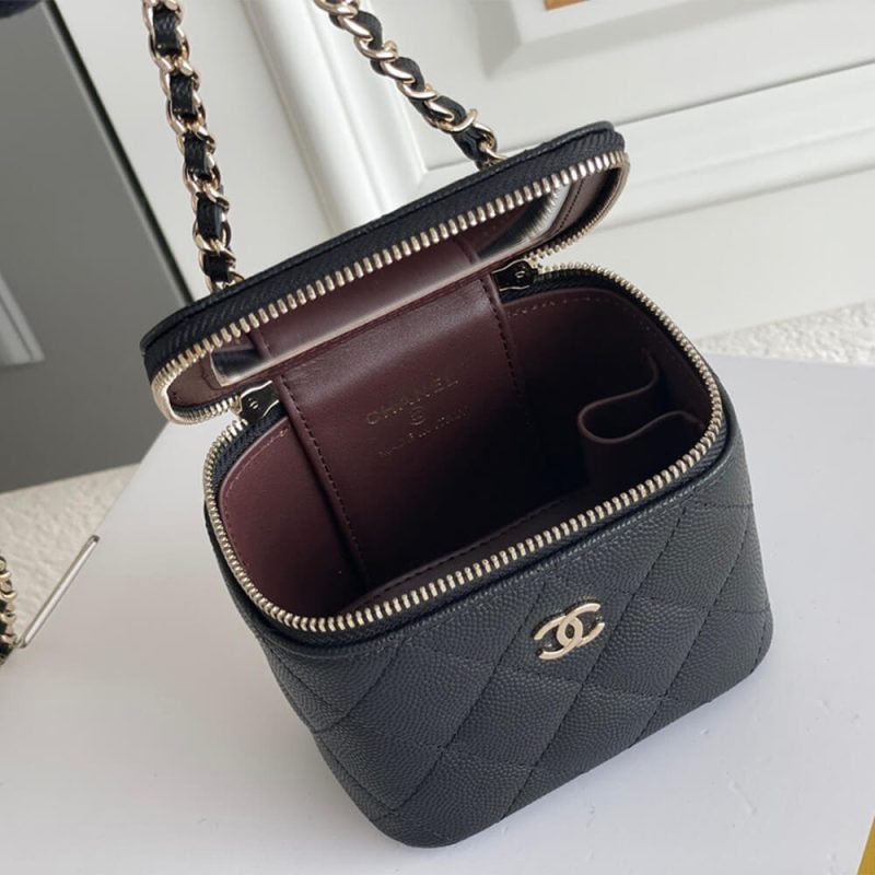 Chanel chain cosmetic bag(high-end grade) - Image 8