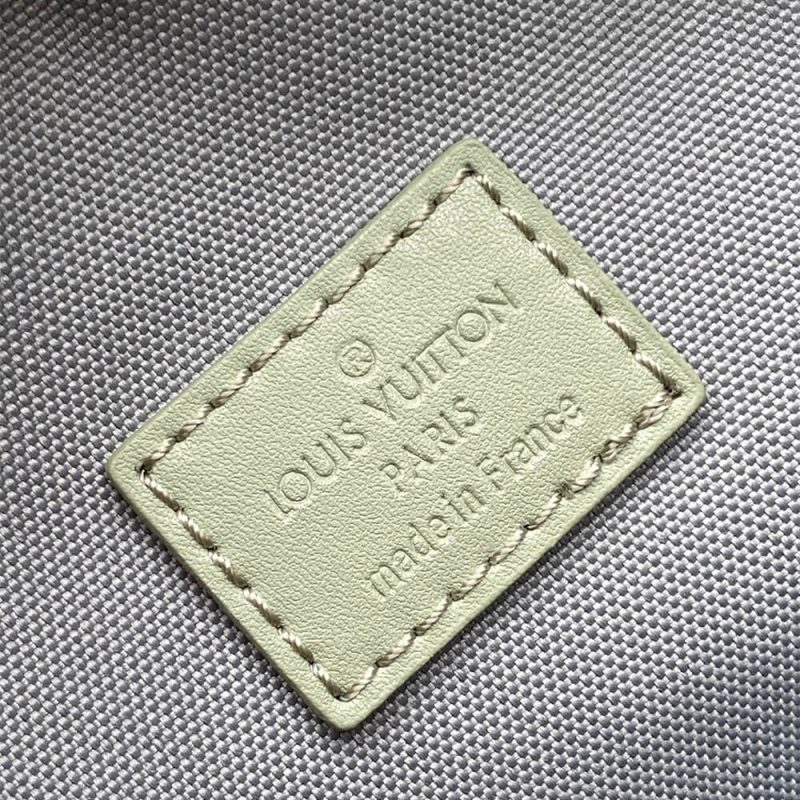 LV Avenue Slingbag - Image 7