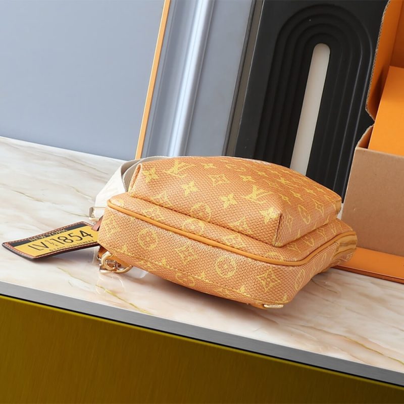 LV Avenue Slingbag - Image 5