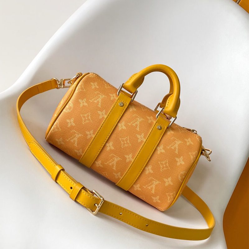LV Keepall Bandoulière 25 - Image 4