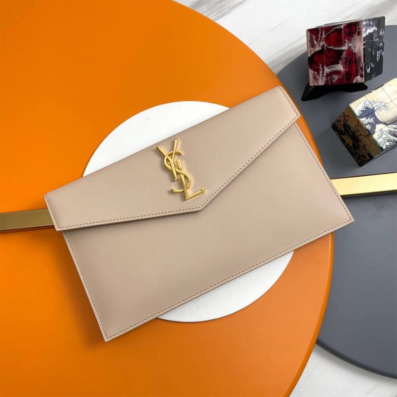 YSL UPTOWN POUCH IN GRAIN DE POUDRE EMBOSSED LEATHER - Image 2