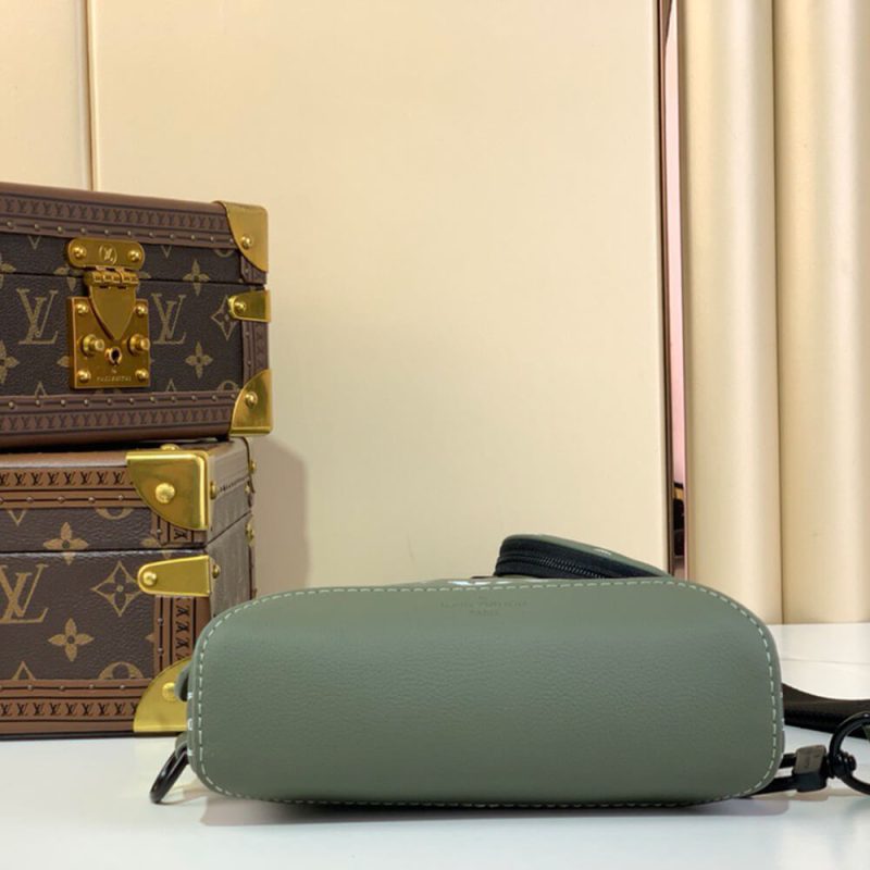LV Duo Slingbag - Image 5