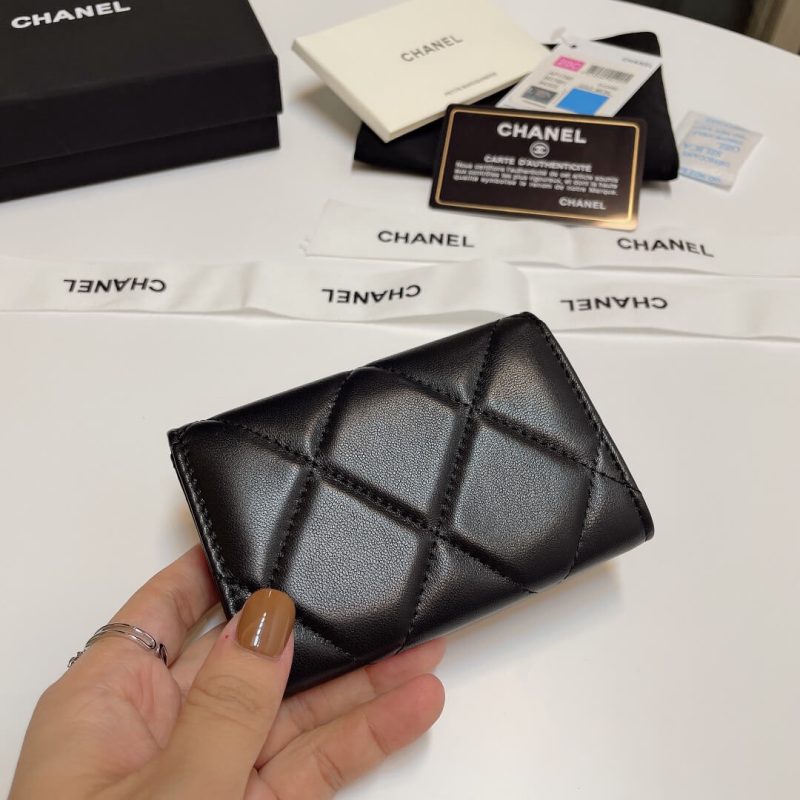 CHANEL 19 card holder with flap - Image 3