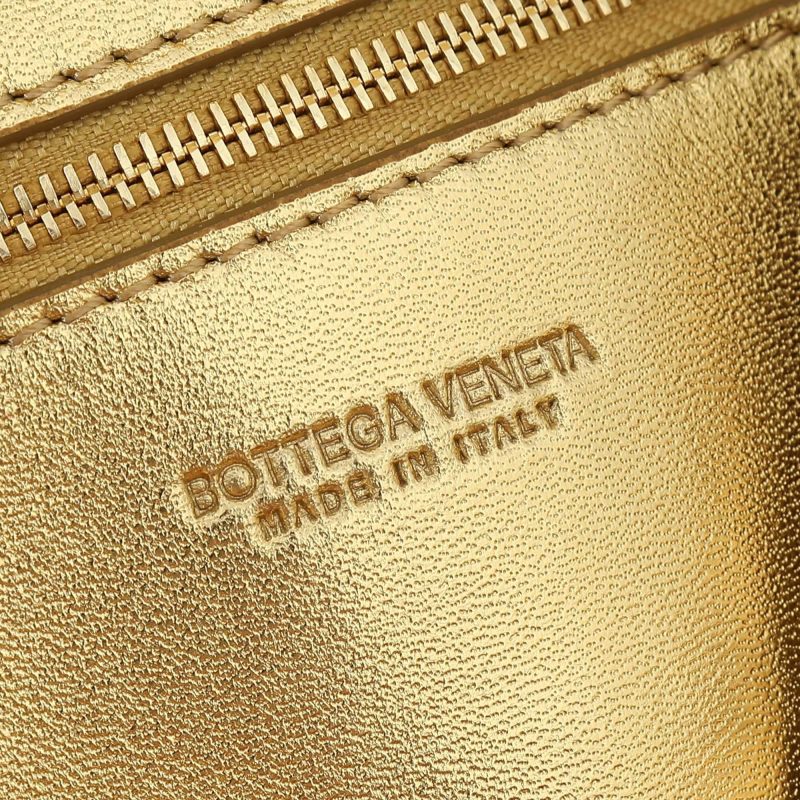 Bottega Veneta Mini Andiamo Crossbody Bag(high-end grade) - Image 7