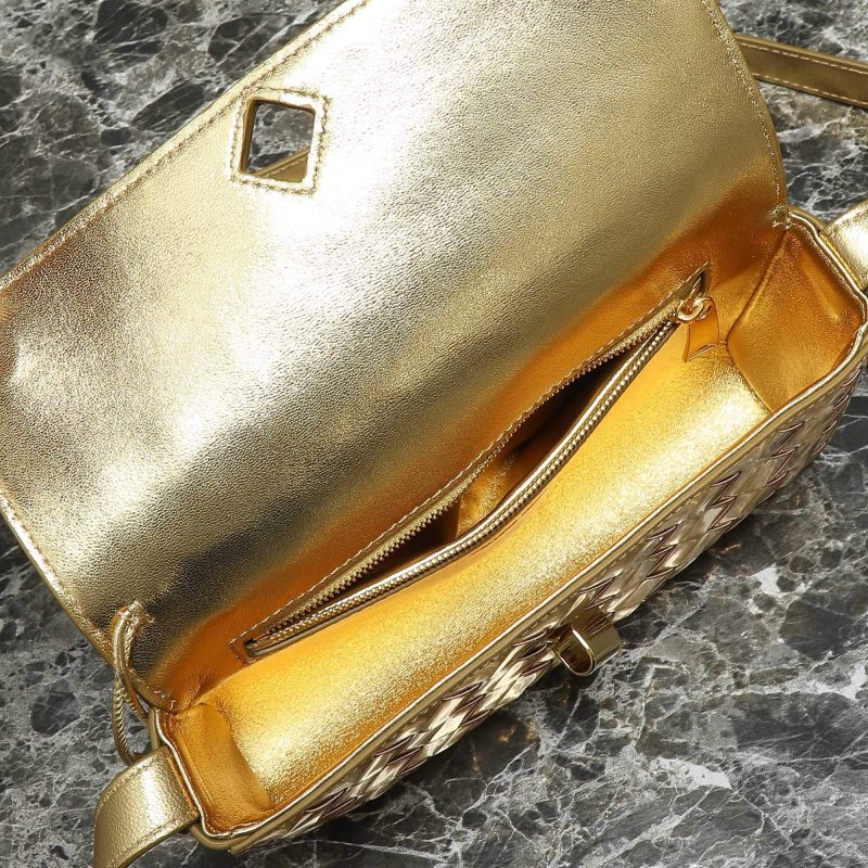 Bottega Veneta Mini Andiamo Crossbody Bag(high-end grade) - Image 8