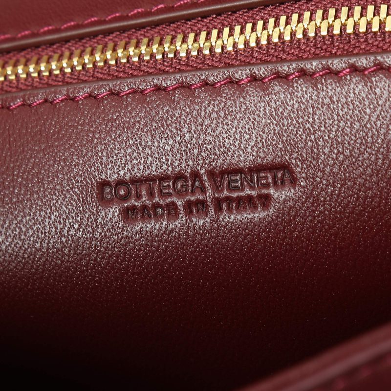 Bottega Veneta Mini Andiamo Crossbody Bag(high-end grade) - Image 7