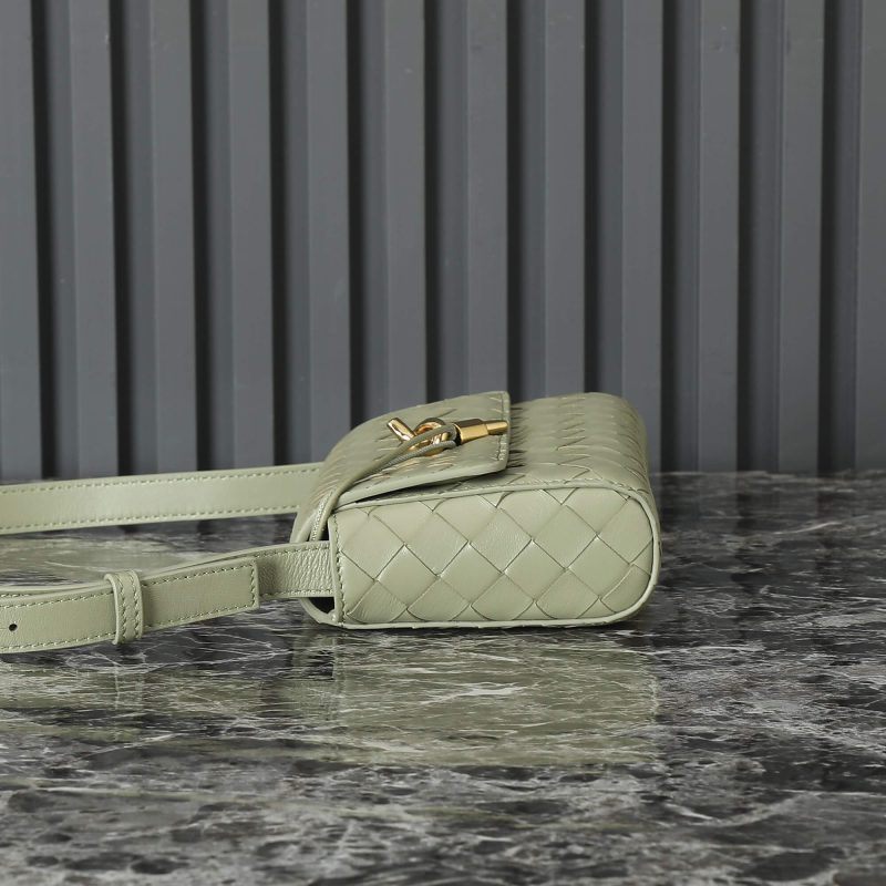 Bottega Veneta Mini Andiamo Crossbody Bag(high-end grade) - Image 4