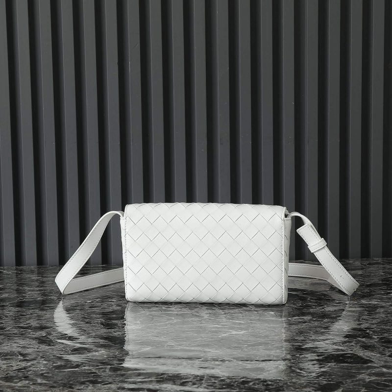 Bottega Veneta Mini Andiamo Crossbody Bag(high-end grade) - Image 3