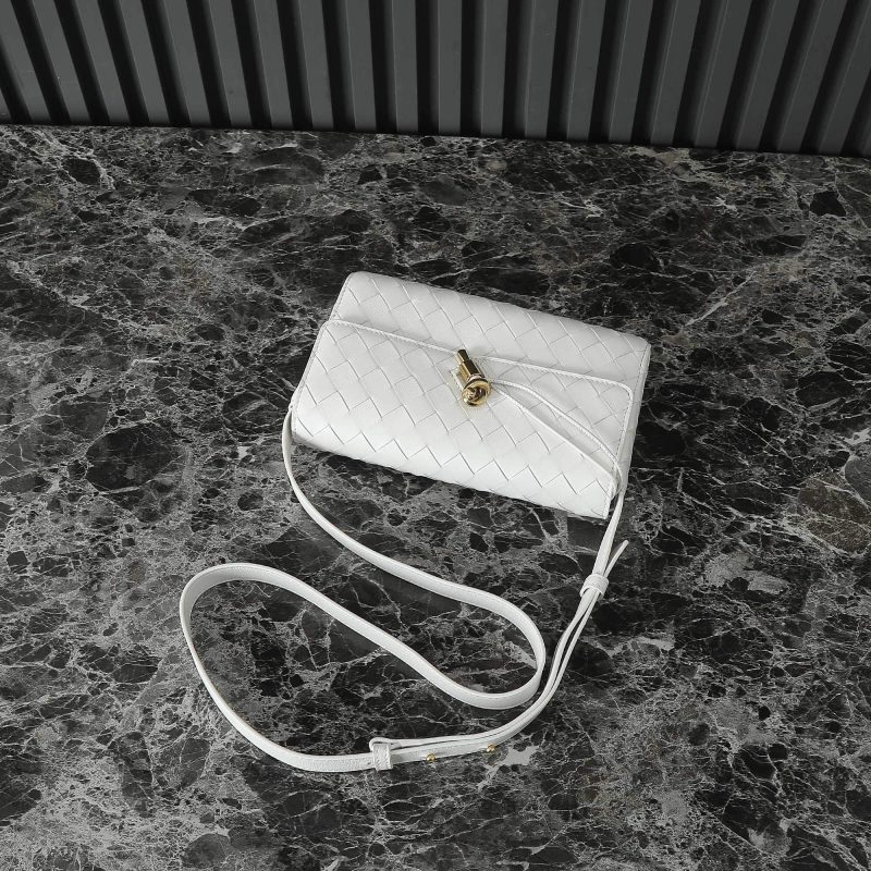 Bottega Veneta Mini Andiamo Crossbody Bag(high-end grade) - Image 6