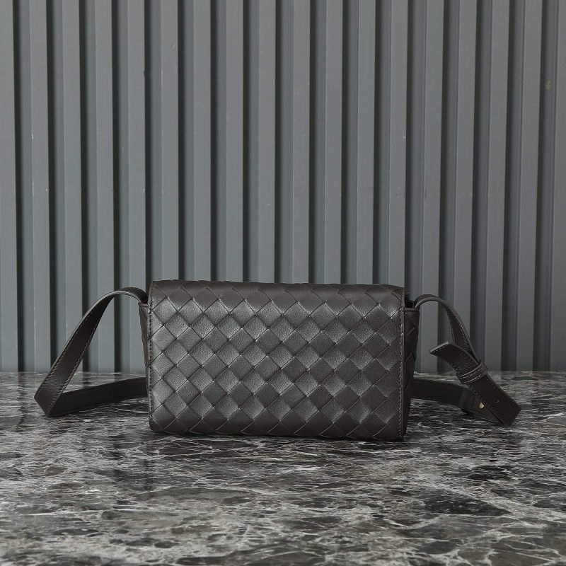 Bottega Veneta Mini Andiamo Crossbody Bag(high-end grade) - Image 3