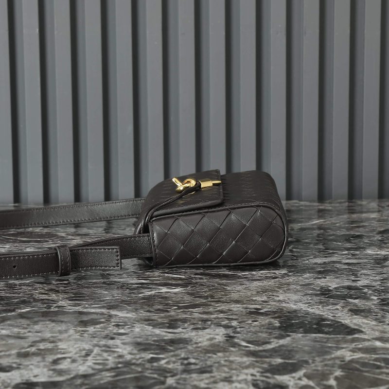 Bottega Veneta Mini Andiamo Crossbody Bag(high-end grade) - Image 4