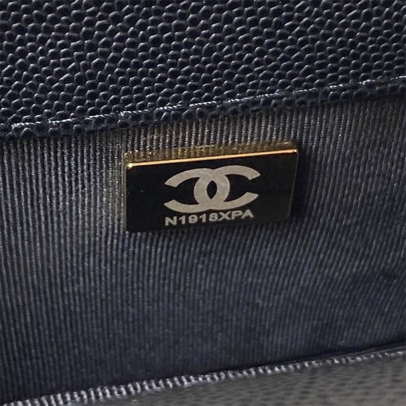 BOY CHANEL FLAP BAG WITH HANDLE - Image 8