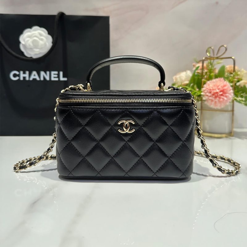 CHANEL Long Vanity with chain - Image 2