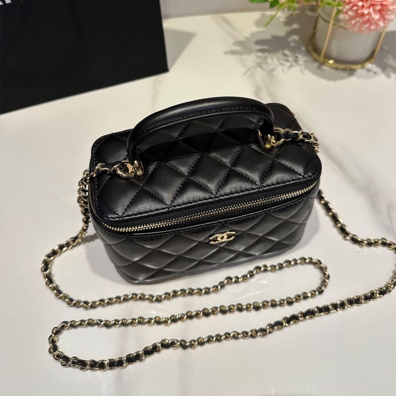 CHANEL Long Vanity with chain - Image 6